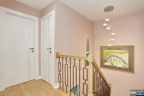 10 Chris Court Fair Lawn NJ 07410