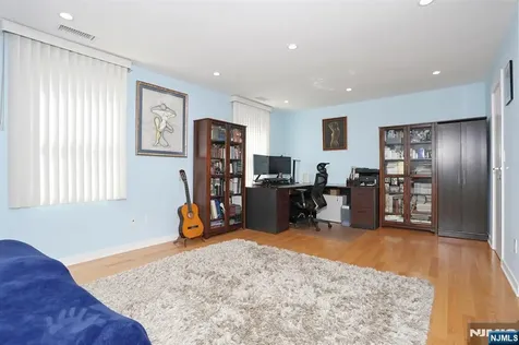 10 Chris Court Fair Lawn NJ 07410