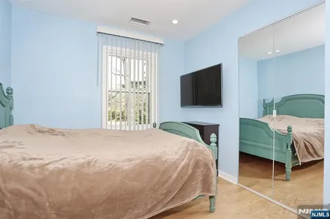 10 Chris Court Fair Lawn NJ 07410