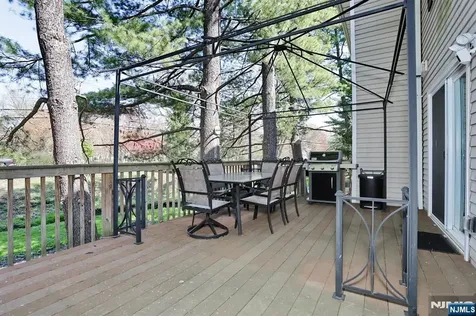 10 Chris Court Fair Lawn NJ 07410