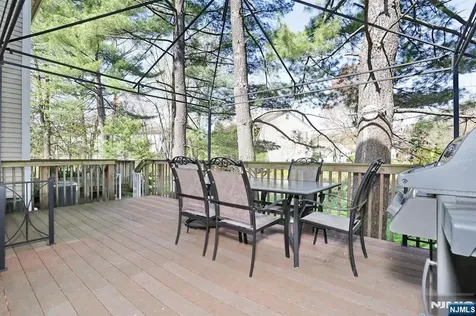 10 Chris Court Fair Lawn NJ 07410