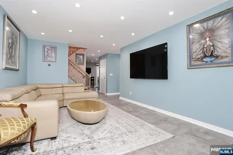 10 Chris Court Fair Lawn NJ 07410