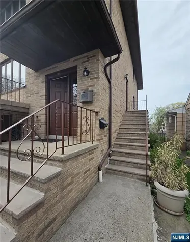 688 Day Avenue Ridgefield NJ 07657