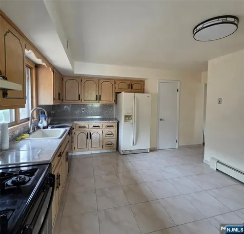 688 Day Avenue Ridgefield NJ 07657