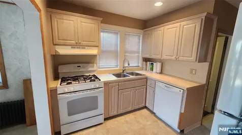 331 Sherman Avenue Teaneck NJ 07666