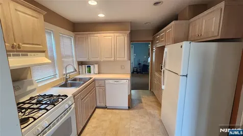 331 Sherman Avenue Teaneck NJ 07666