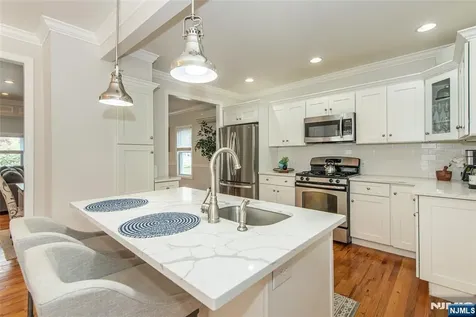 16 Chestnut Place Nutley NJ 07110
