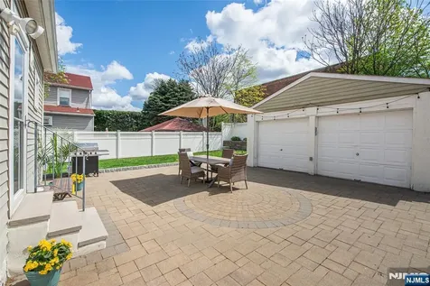 16 Chestnut Place Nutley NJ 07110