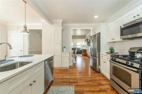 16 Chestnut Place Nutley NJ 07110