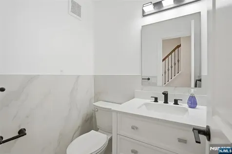 170 Knickerbocker Road Englewood NJ 07631