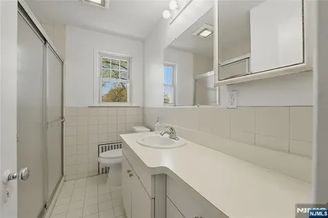 8 E Ridgewood Avenue Paramus NJ 07652