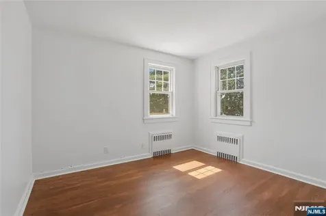 8 E Ridgewood Avenue Paramus NJ 07652