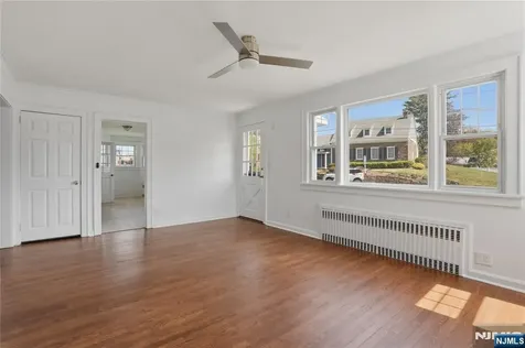 8 E Ridgewood Avenue Paramus NJ 07652