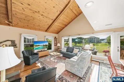 741 Charnwood Drive Wyckoff NJ 07481