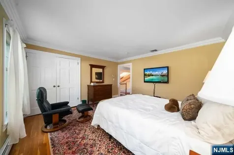 741 Charnwood Drive Wyckoff NJ 07481