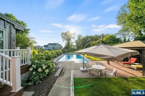 741 Charnwood Drive Wyckoff NJ 07481