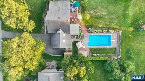 741 Charnwood Drive Wyckoff NJ 07481