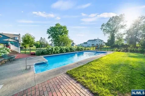 741 Charnwood Drive Wyckoff NJ 07481