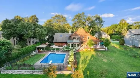 741 Charnwood Drive Wyckoff NJ 07481