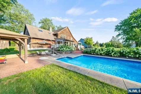 741 Charnwood Drive Wyckoff NJ 07481