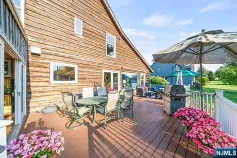 741 Charnwood Drive Wyckoff NJ 07481