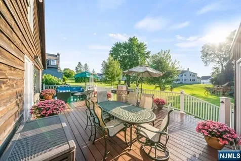 741 Charnwood Drive Wyckoff NJ 07481
