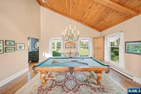 741 Charnwood Drive Wyckoff NJ 07481