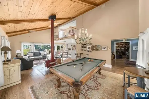 741 Charnwood Drive Wyckoff NJ 07481