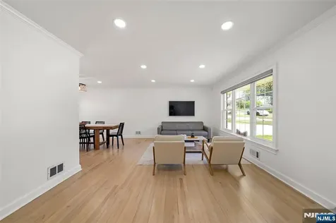 20 Blish Place Dumont NJ 07628