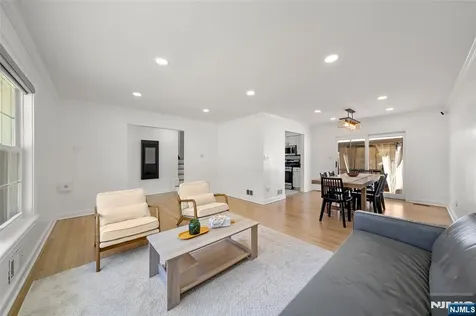 20 Blish Place Dumont NJ 07628