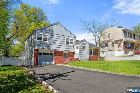 20 Blish Place Dumont NJ 07628