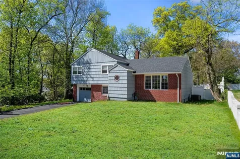 20 Blish Place Dumont NJ 07628