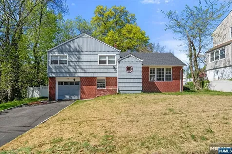 20 Blish Place Dumont NJ 07628