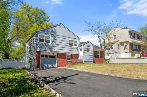 20 Blish Place Dumont NJ 07628