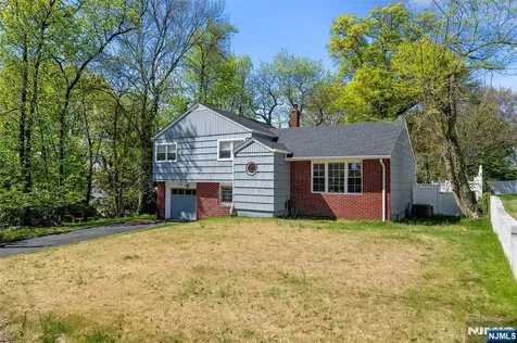 20 Blish Place Dumont NJ 07628