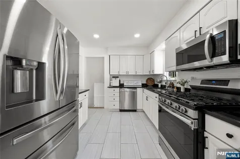 20 Blish Place Dumont NJ 07628