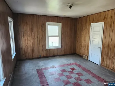 5 Locust Street Wanaque NJ 07420