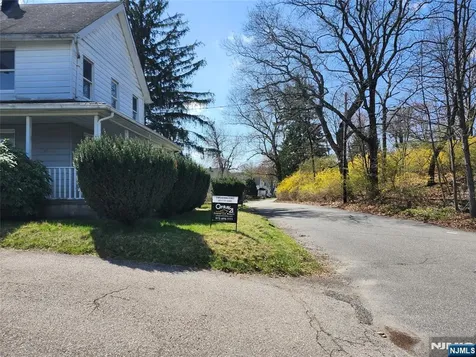 5 Locust Street Wanaque NJ 07420