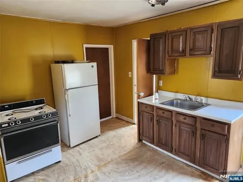 5 Locust Street Wanaque NJ 07420