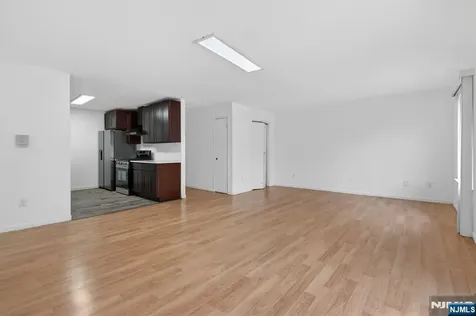 485 Broadway Newark NJ 07104