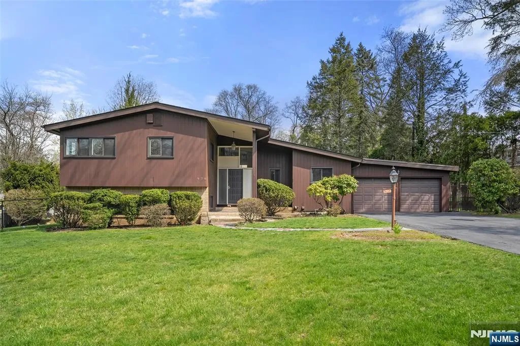 970 Soldier Hill Road Emerson NJ 07630