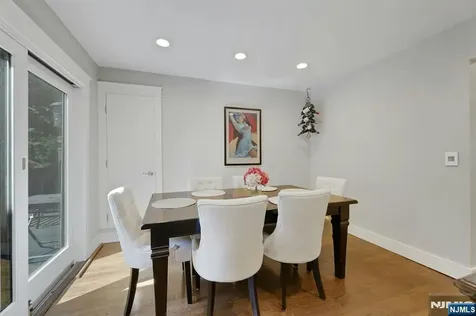 962 Pines Terrace Franklin Lakes NJ 07417