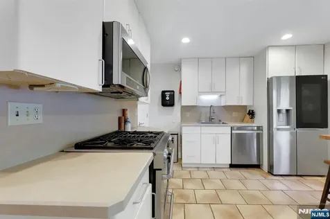 962 Pines Terrace Franklin Lakes NJ 07417