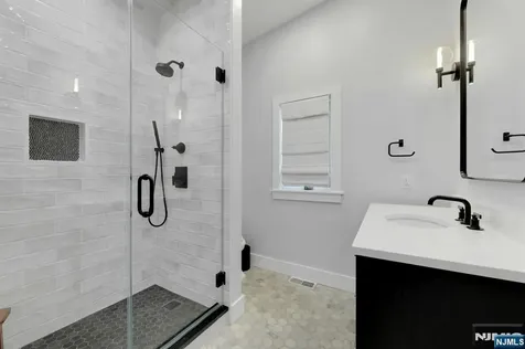 962 Pines Terrace Franklin Lakes NJ 07417