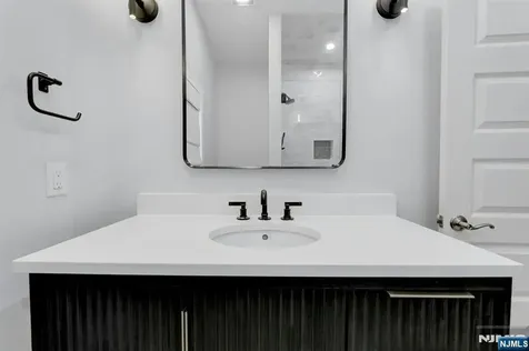 962 Pines Terrace Franklin Lakes NJ 07417