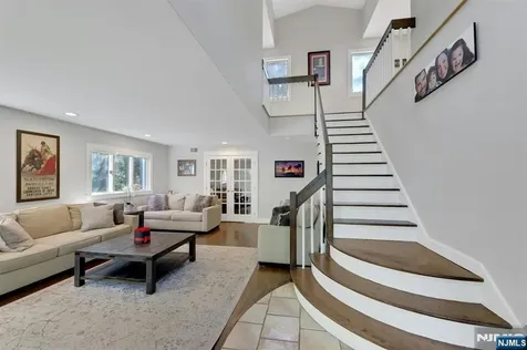 962 Pines Terrace Franklin Lakes NJ 07417