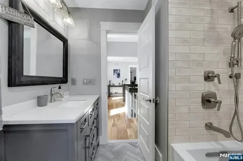 962 Pines Terrace Franklin Lakes NJ 07417