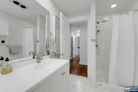 962 Pines Terrace Franklin Lakes NJ 07417