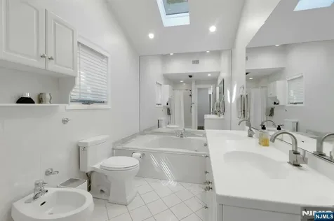 962 Pines Terrace Franklin Lakes NJ 07417