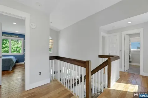962 Pines Terrace Franklin Lakes NJ 07417